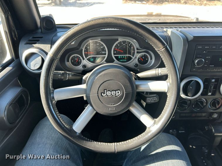 image for item EK2707 2008 Jeep Wrangler Sahara SUV