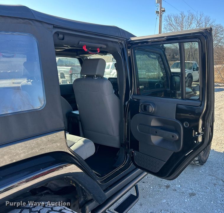 image for item EK2707 2008 Jeep Wrangler Sahara SUV