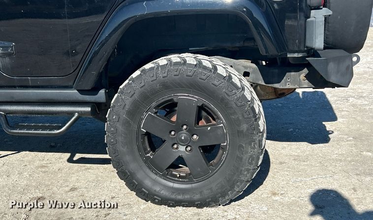 image for item EK2707 2008 Jeep Wrangler Sahara SUV