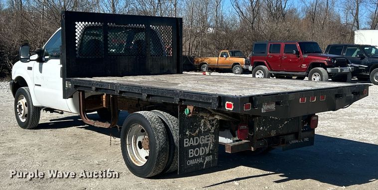 image for item EK2708 2002 Ford F450 Super Duty flatbed truck