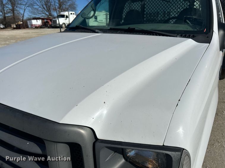 image for item EK2708 2002 Ford F450 Super Duty flatbed truck