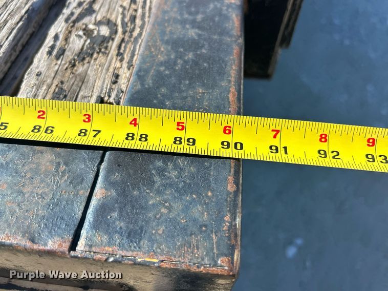 image for item EK2708 2002 Ford F450 Super Duty flatbed truck