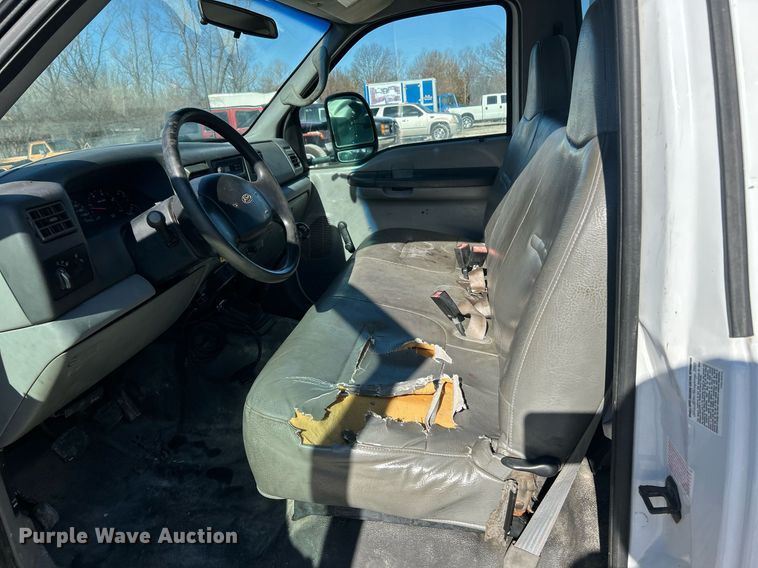 image for item EK2708 2002 Ford F450 Super Duty flatbed truck