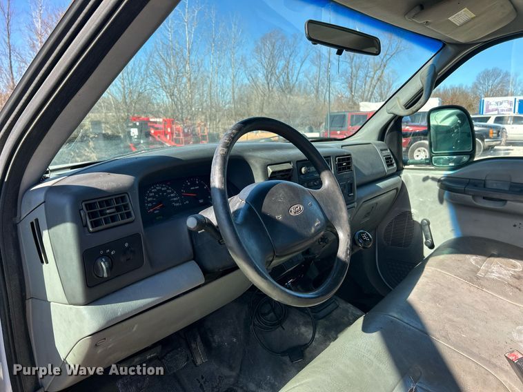 image for item EK2708 2002 Ford F450 Super Duty flatbed truck