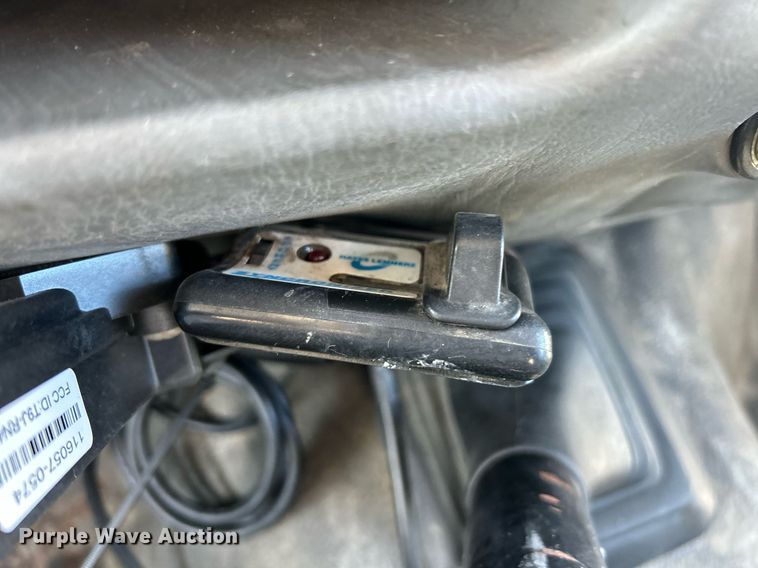 image for item EK2708 2002 Ford F450 Super Duty flatbed truck