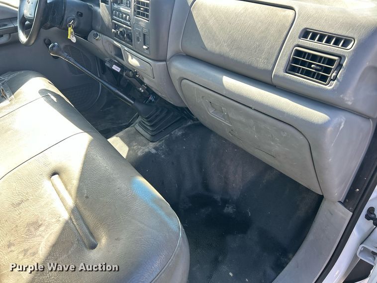 image for item EK2708 2002 Ford F450 Super Duty flatbed truck