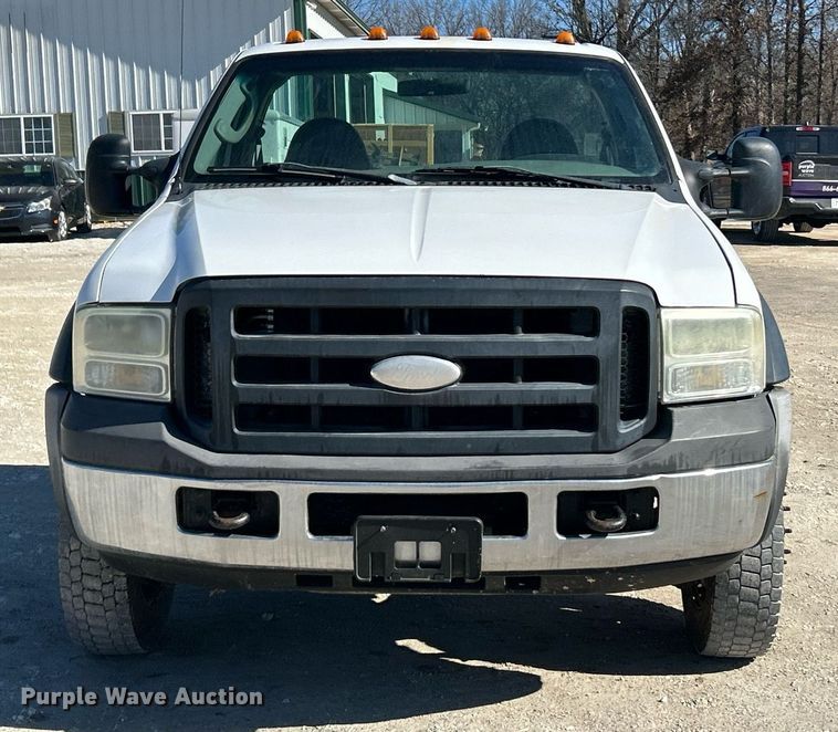 image for item EK2710 2006 Ford F450 Super Duty truck cab and chassis