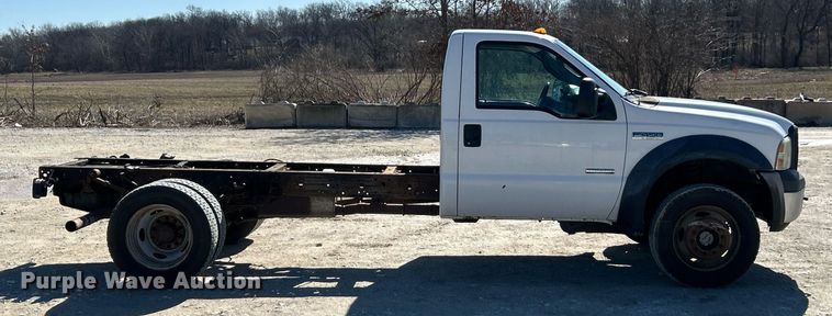 image for item EK2710 2006 Ford F450 Super Duty truck cab and chassis