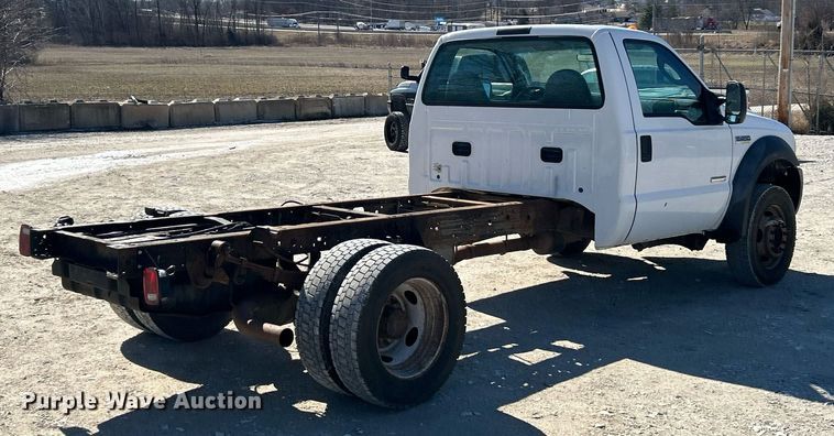 image for item EK2710 2006 Ford F450 Super Duty truck cab and chassis
