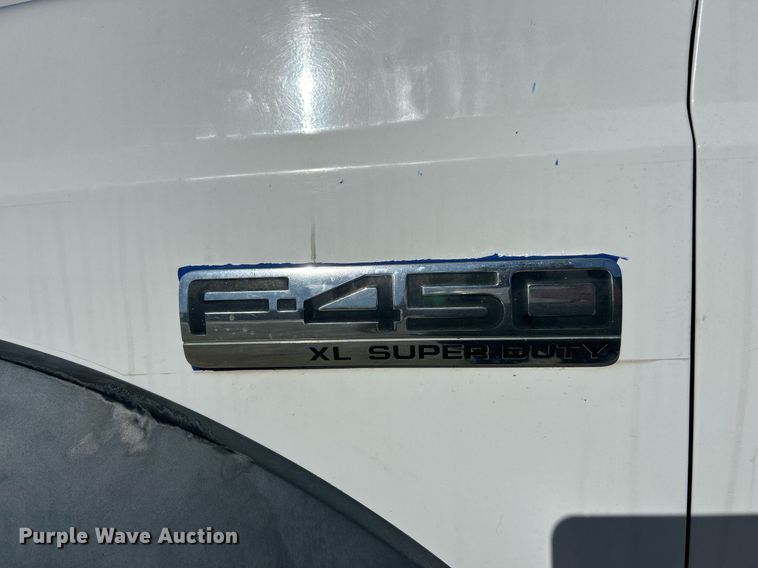 image for item EK2710 2006 Ford F450 Super Duty truck cab and chassis