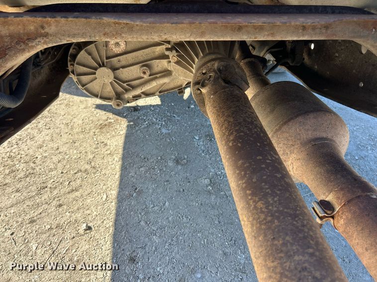 image for item EK2710 2006 Ford F450 Super Duty truck cab and chassis