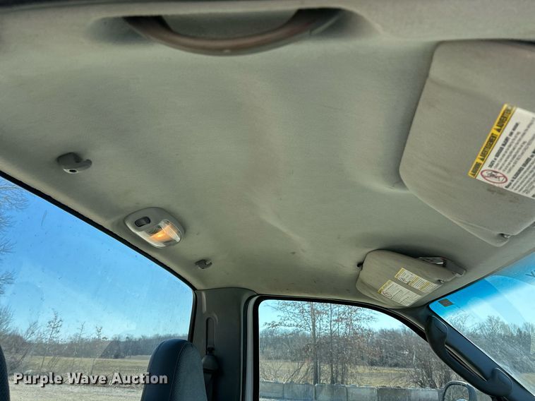 image for item EK2710 2006 Ford F450 Super Duty truck cab and chassis