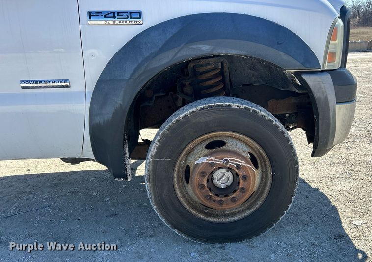 image for item EK2710 2006 Ford F450 Super Duty truck cab and chassis