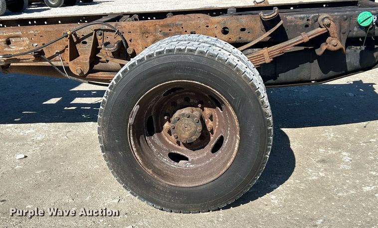 image for item EK2710 2006 Ford F450 Super Duty truck cab and chassis