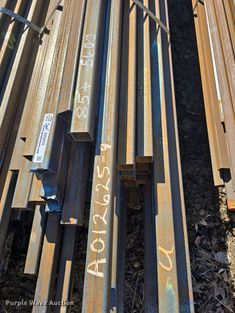 image for item EK5010 Approximately 125 pieces of steel