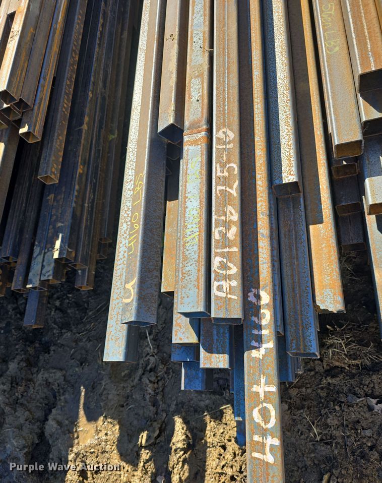 image for item EK5010 Approximately 125 pieces of steel