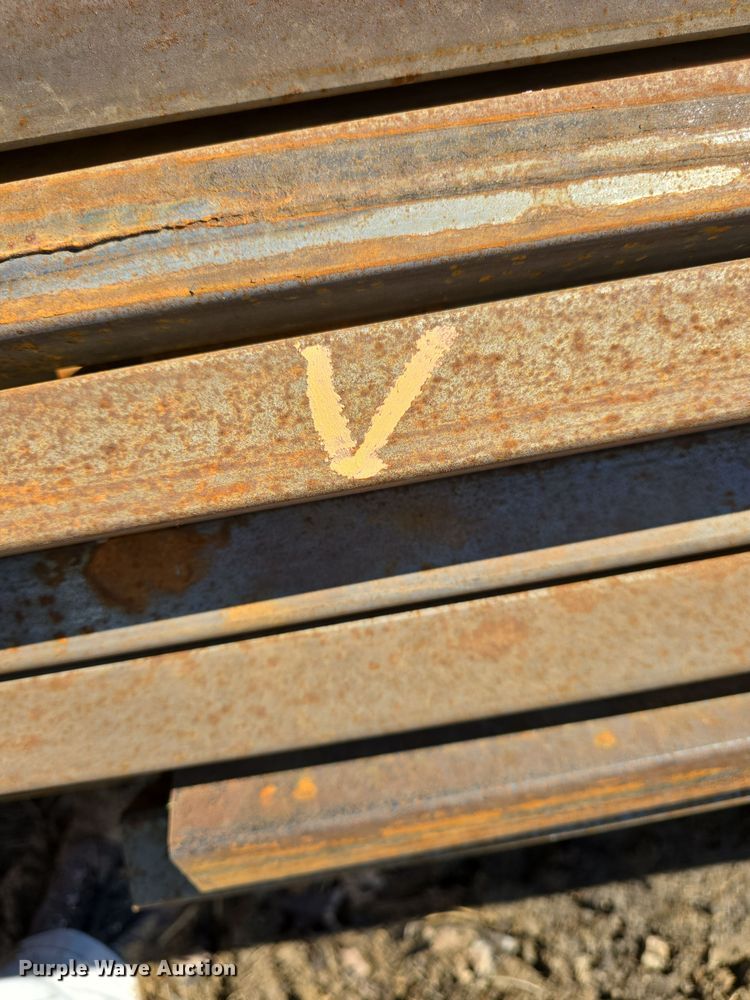 image for item EK5011 Approximately 152 pieces of steel