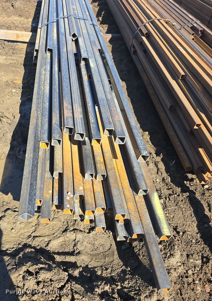 image for item EK5012 Approximately 70 pieces of steel