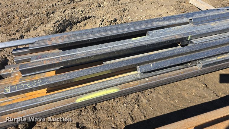 image for item EK5012 Approximately 70 pieces of steel