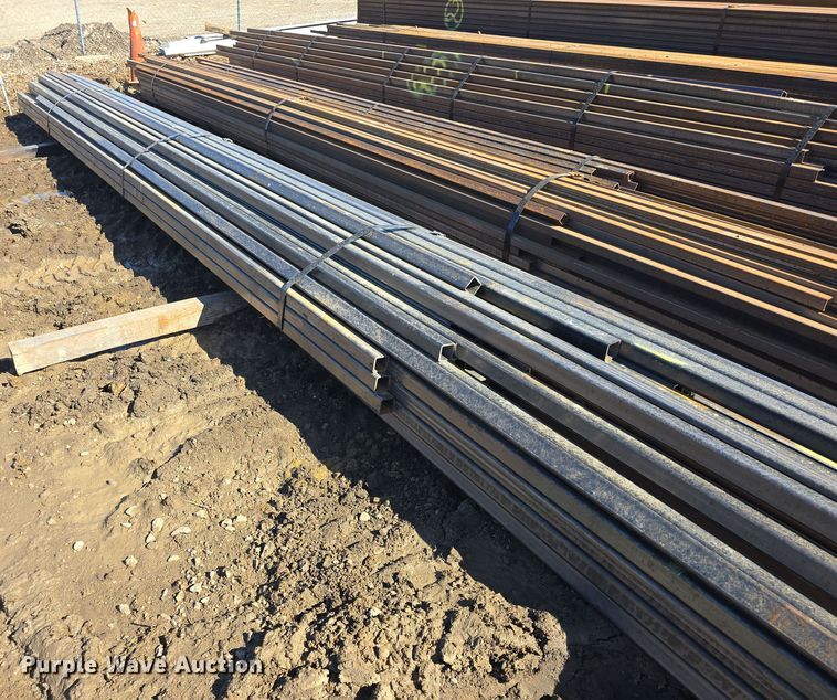 image for item EK5012 Approximately 70 pieces of steel