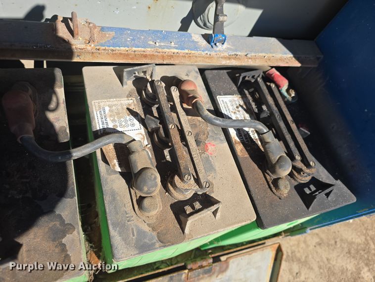 image for item EK5021 1994 MEC 2033 scissor lift