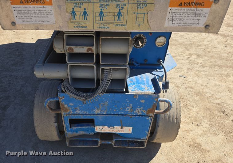 image for item EK5021 1994 MEC 2033 scissor lift