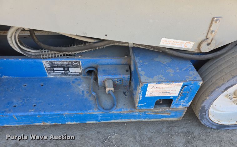 image for item EK5021 1994 MEC 2033 scissor lift