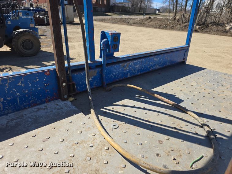 image for item EK5021 1994 MEC 2033 scissor lift