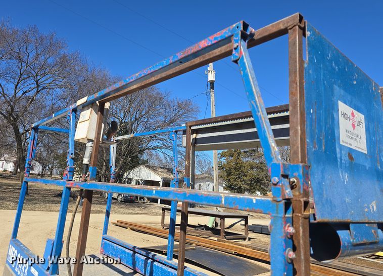 image for item EK5021 1994 MEC 2033 scissor lift