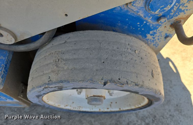 image for item EK5021 1994 MEC 2033 scissor lift