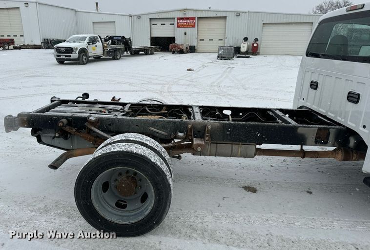 image for item EN5118 2010 Ford F450 Super Duty XL truck cab and chassis