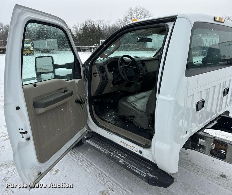 image for item EN5118 2010 Ford F450 Super Duty XL truck cab and chassis