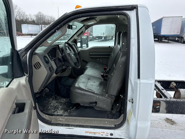 image for item EN5118 2010 Ford F450 Super Duty XL truck cab and chassis