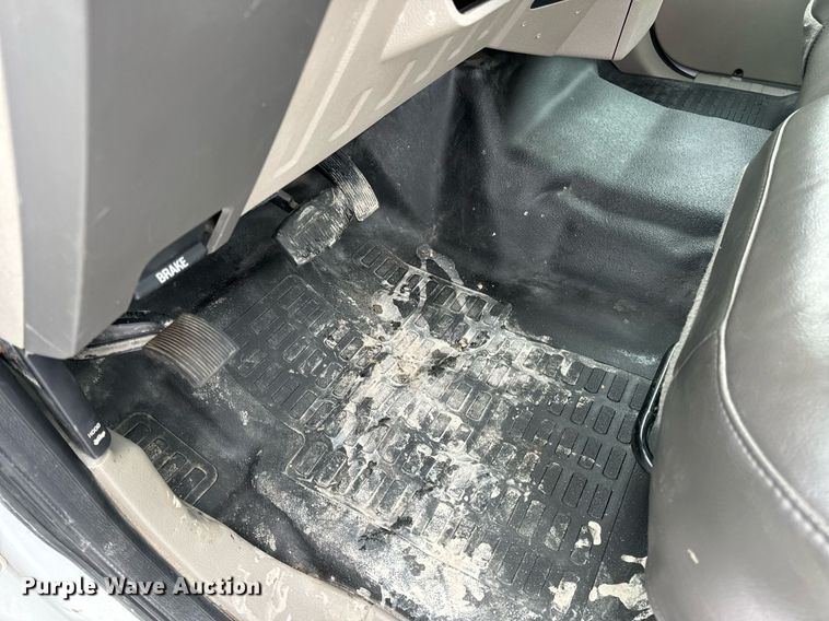 image for item EN5118 2010 Ford F450 Super Duty XL truck cab and chassis