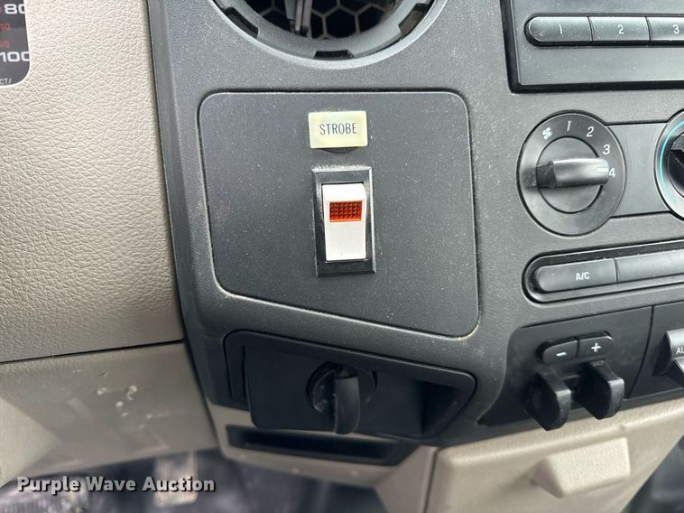 image for item EN5118 2010 Ford F450 Super Duty XL truck cab and chassis