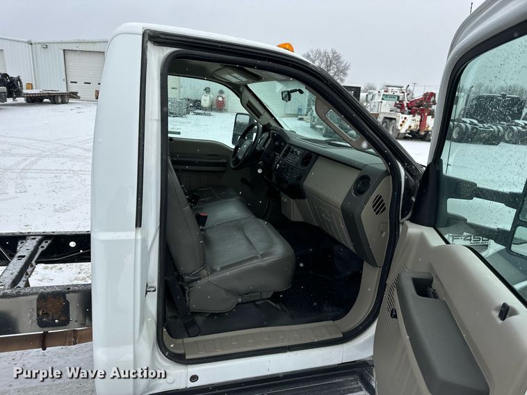 image for item EN5118 2010 Ford F450 Super Duty XL truck cab and chassis