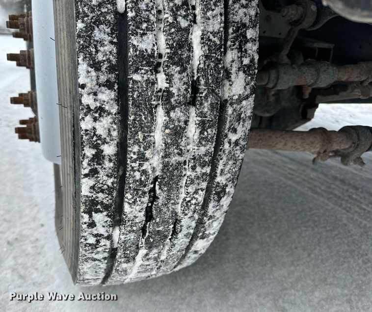 image for item EN5118 2010 Ford F450 Super Duty XL truck cab and chassis