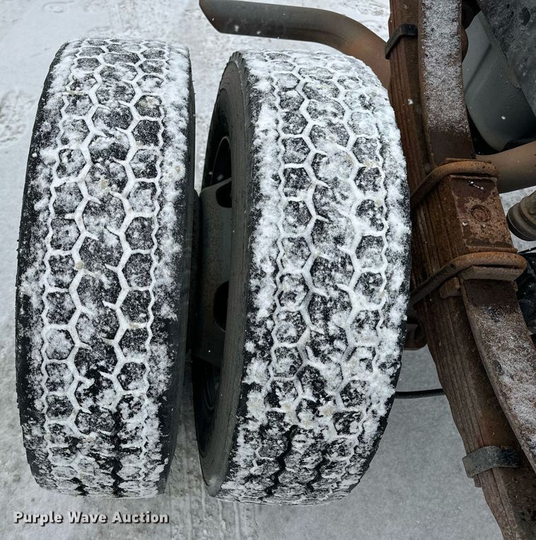 image for item EN5118 2010 Ford F450 Super Duty XL truck cab and chassis