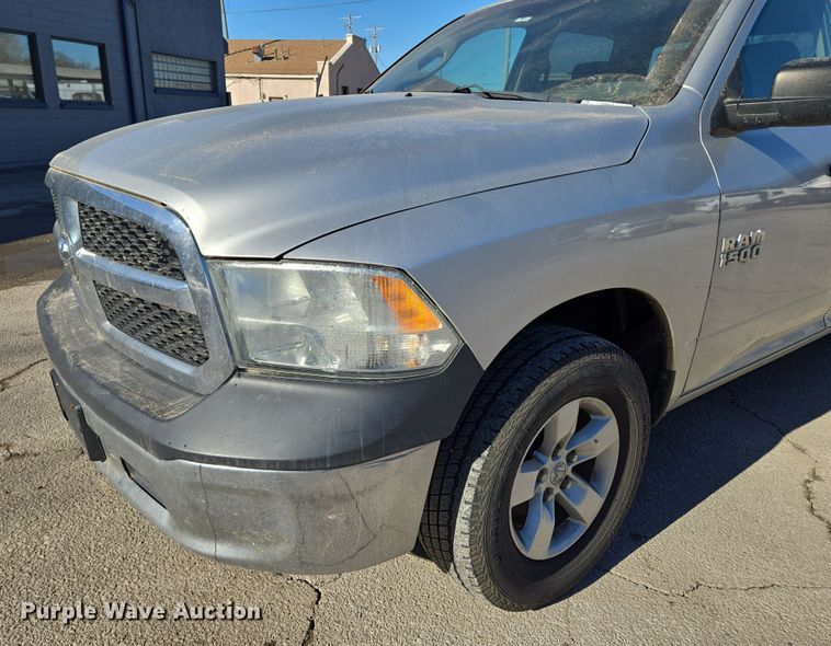 image for item EN8678 2014 Dodge Ram 1500 Crew Cab pickup truck