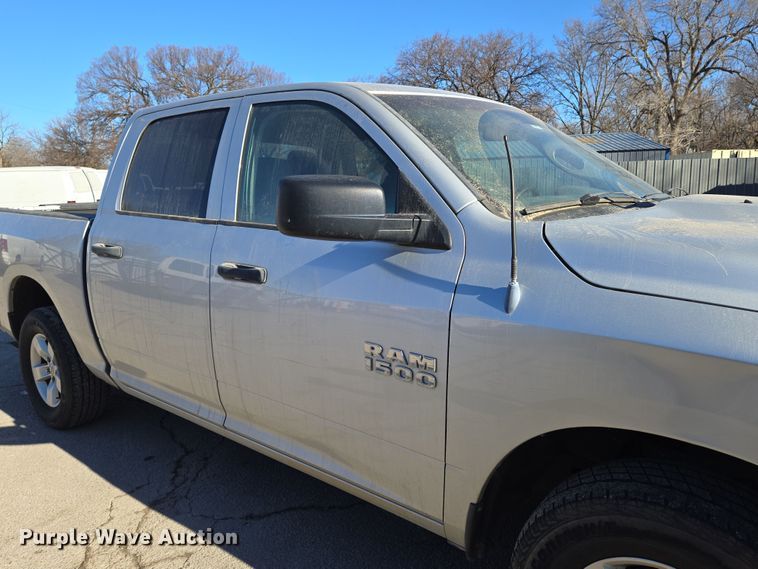 image for item EN8678 2014 Dodge Ram 1500 Crew Cab pickup truck