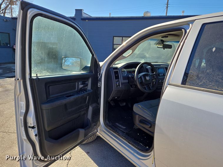 image for item EN8678 2014 Dodge Ram 1500 Crew Cab pickup truck