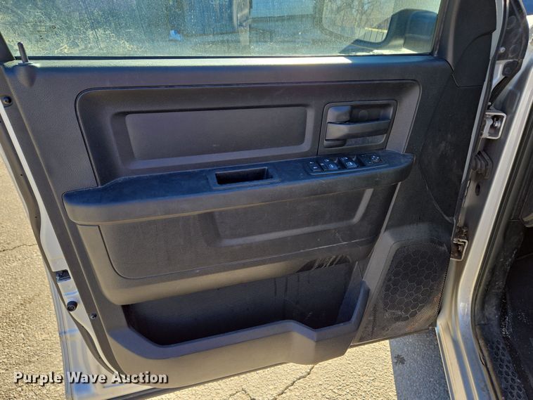 image for item EN8678 2014 Dodge Ram 1500 Crew Cab pickup truck