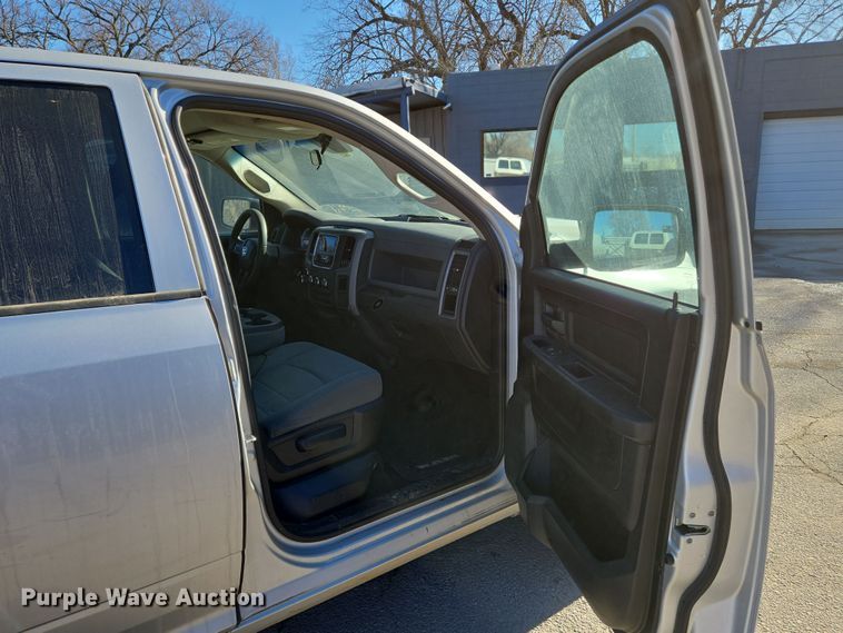 image for item EN8678 2014 Dodge Ram 1500 Crew Cab pickup truck