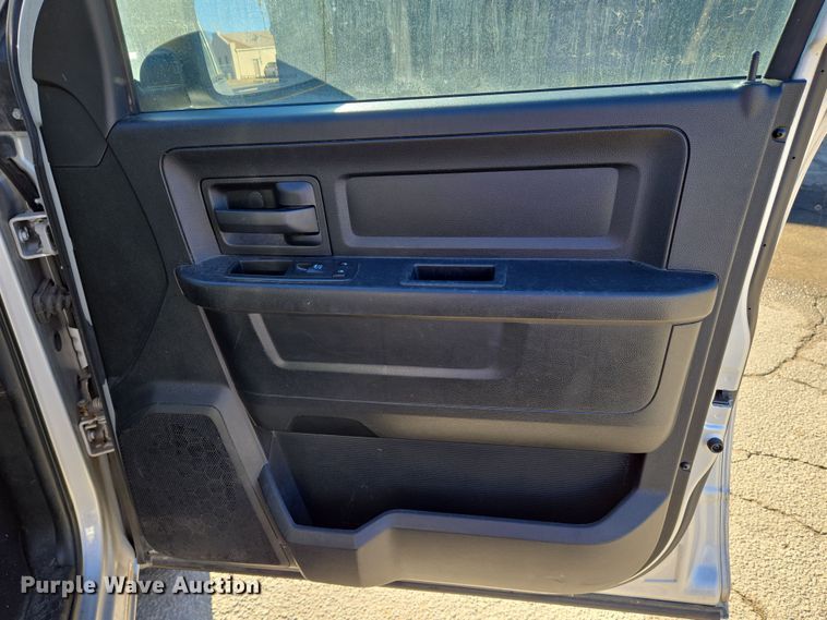 image for item EN8678 2014 Dodge Ram 1500 Crew Cab pickup truck