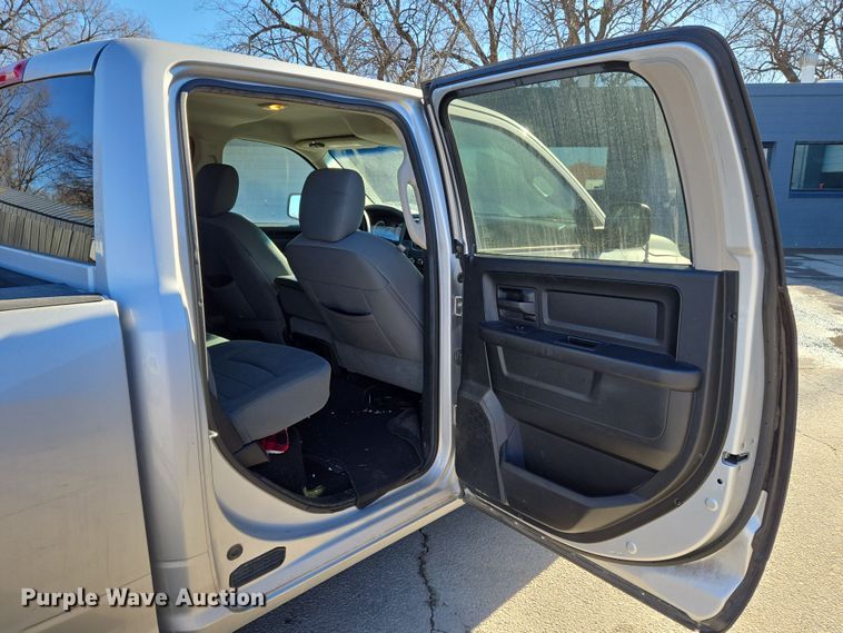 image for item EN8678 2014 Dodge Ram 1500 Crew Cab pickup truck