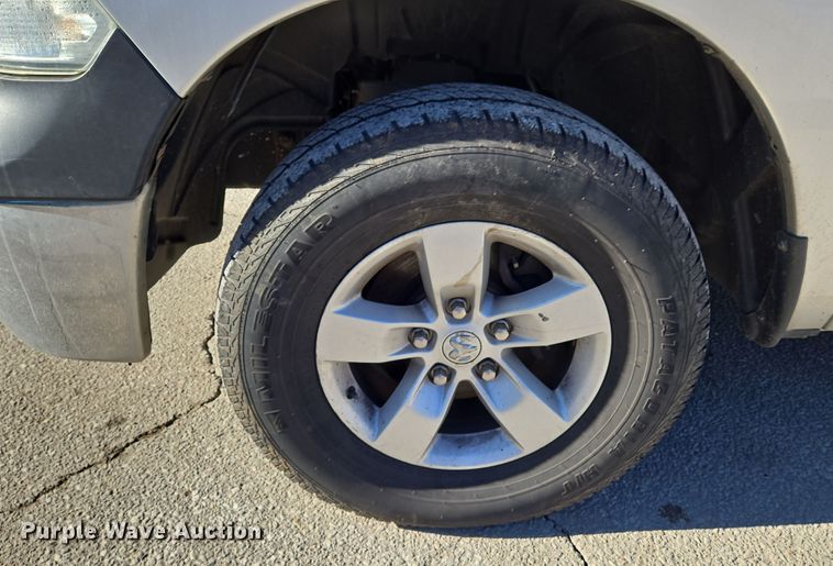 image for item EN8678 2014 Dodge Ram 1500 Crew Cab pickup truck