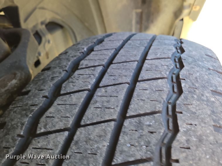 image for item EN8678 2014 Dodge Ram 1500 Crew Cab pickup truck