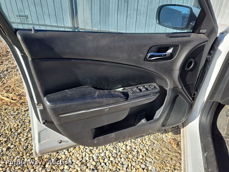 image for item EN8679 2014 Dodge Charger SXT 