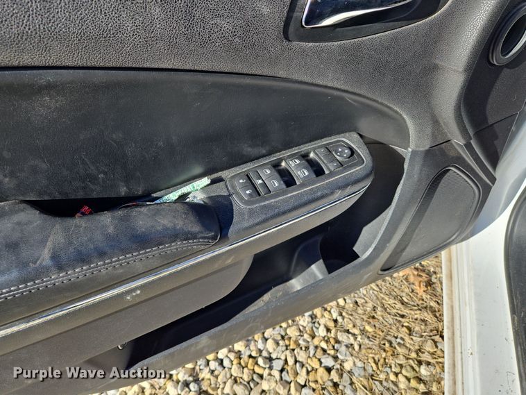 image for item EN8679 2014 Dodge Charger SXT 