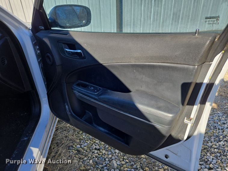 image for item EN8679 2014 Dodge Charger SXT 